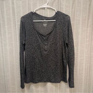 American Eagle lightweight long sleeve tee size M